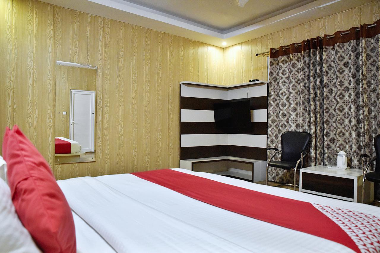 Vakratunda Hotel Dharamshala Eksteriør billede